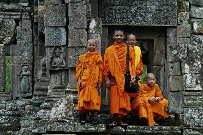 Tibetan monk youths